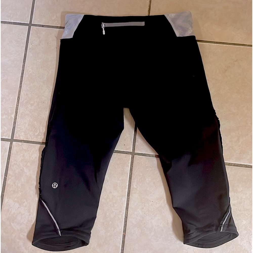 LULULEMON Grey Black RUFFLE CROP Athletic Workout Yoga PANTS Zipper Pockets 6!